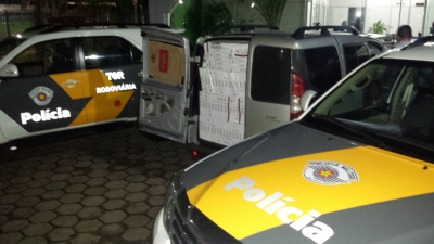 Polícia apreende 26 mil maços de cigarro em rodovia