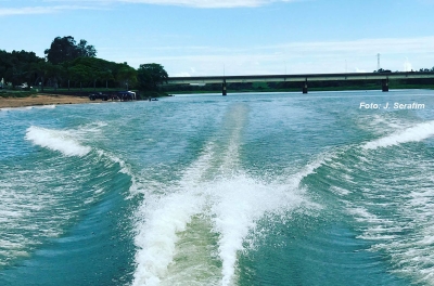 Passeio perigoso: pai e filha sofrem acidente de jet ski. Homem morreu afogado