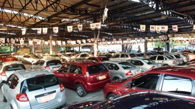 Venda de veículos cai 13% no país 