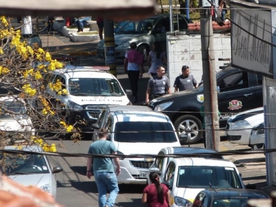 Bandidos explodem banco e fogem sem levar nada 