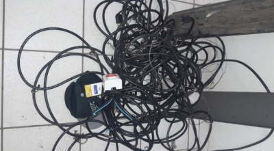 Dupla é presa acusada de furto de fios na zona sul