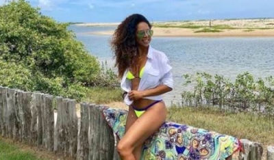 Aos 47 anos, Valéria Valenssa mostra álbum de férias com filhos e diz que só vai ver o carnaval.