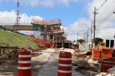 Passarela próxima à Unimar será entregue até o final de novembro 