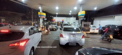 Greve nas estradas: medo de faltar combustíveis lota postos em Marília e região