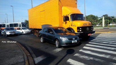 Caminhão furtado em Marília é recuperado após acidente em Bauru
