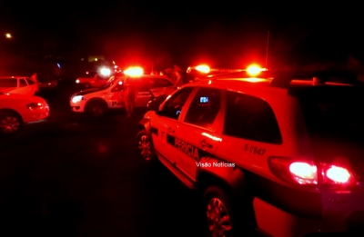 Briga de casal quase termina em morte. Rapaz leva vários tiros