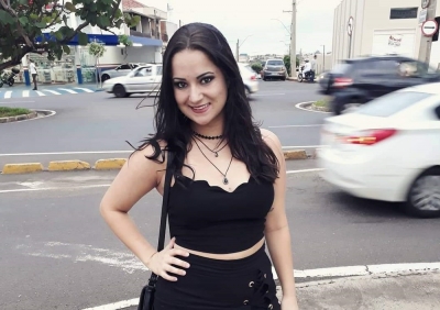Mãe de jovem de 23 anos morta por Covid diz que doença paralisou corpo da filha: 