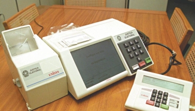 Maioria do STF suspende voto impresso nas eleições de outubro