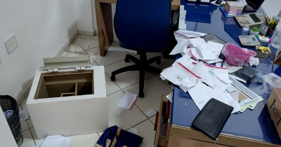 Criminoso arromba igreja e leva R$ 20 mil, na região