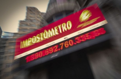 Impostômetro atinge marca de R$ 1,6 trilhão neste sábado
