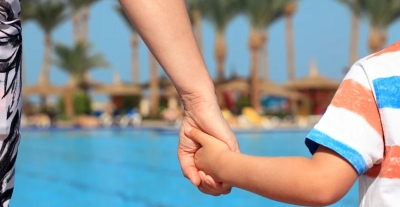 Alerta aos pais: criança de quatro anos morre afogada em piscina