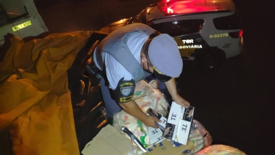 150 mil maços de cigarros contrabandeados são apreendidos em carga de farinha