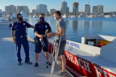 Mergulhadores recuperam prótese de atleta paralímpico do fundo do mar nos EUA