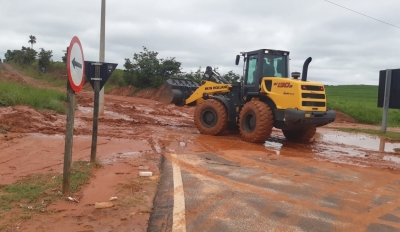 Prefeitura monta operação para reduzir estragos causados pela chuva