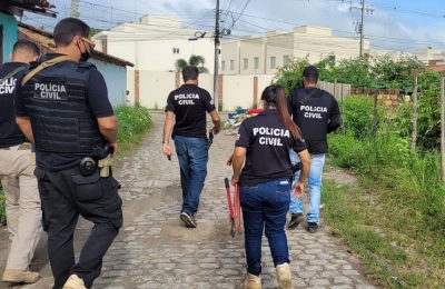 Mãe é presa após envenenar, matar e enterrar filho de 5 anos por ser autista