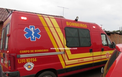 Sob efeito de drogas, mulher cai do telhado