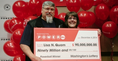 Mulher compra bilhete de loteria para provar para o marido que sorte não existe e ganha US$ 1 milhão