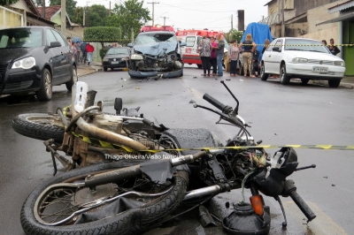 AGORA: Motociclista fica gravemente ferido após acidente na zona norte