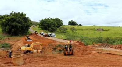 Prefeitura de Pompeia trabalha intensamente e desvio em vicinal deve ser finalizado nesta terça