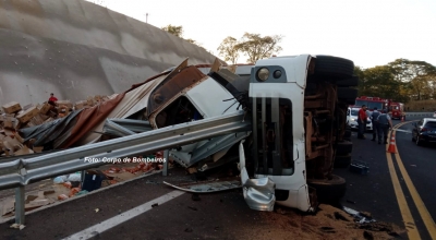 Acidente na SP-333 próximo a Marília deixa duas pessoas feridas