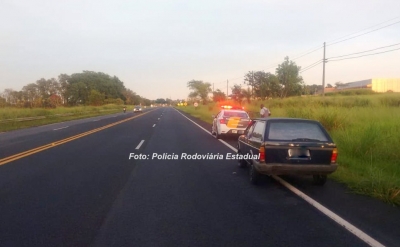Homem embriagado quase provoca acidente e acaba preso em Marília