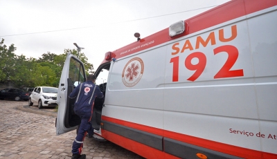 Jovem morre após ser atingido por trave em campo de futebol, na região