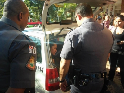 Família de colombianos é detida acusada de furtar relojoaria