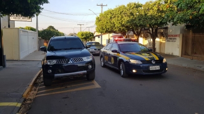 PRF recupera caminhonete roubada na BR 153