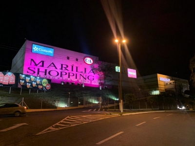 Marília Shopping ilumina fachada em comemoração ao Outubro Rosa