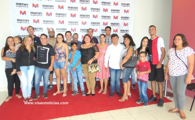 Campanha Indique e Ganhe: Menin faz entrega de prêmios aos clientes contemplados