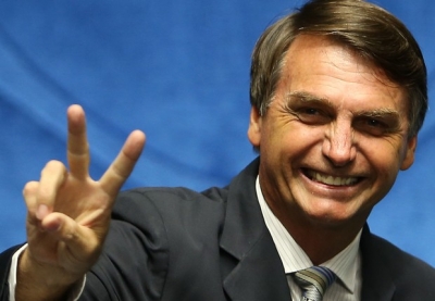 Bolsonaro deve ter alta de hospital nesta sexta e viajar para o Rio