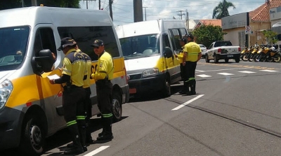 Transporte escolar: Emdurb de Marília orienta 
