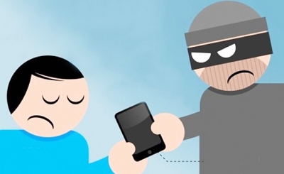 Moça tem celular roubado na Av. República