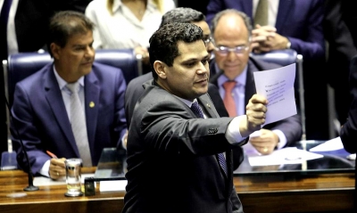 Novo presidente do Senado diz que desejos das ruas terão protagonismo