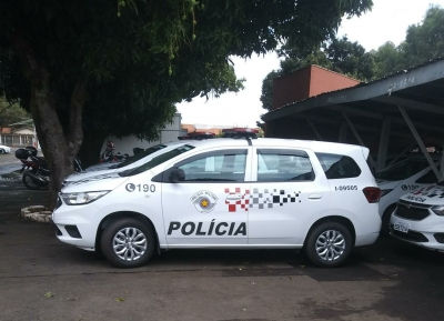 PM flagra tráfico em praça pública na zona sul e prende barbeiro