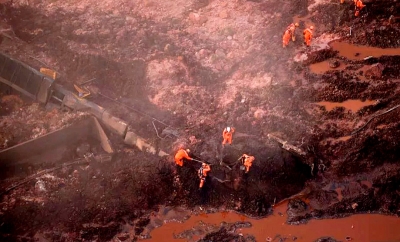 Parentes vivem angústia na busca por desaparecidos em tragédia em MG