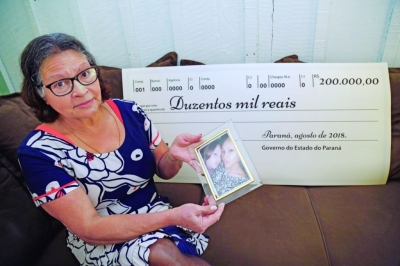 Após sofrimento em família e falta de dinheiro, aposentada ganha no Nota Paraná