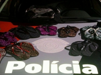 Jovem é preso após furtar pares de chinelo