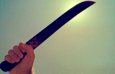 Homem é preso acusado de tentar agredir ex-namorada com facão