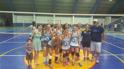 Equipe masculina vence torneio de vôlei municipal