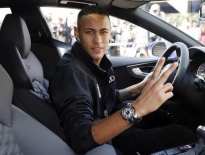 Neymar escolhe lutador francês de UFC para ser seu guarda-costas em Paris