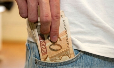 Receita paga hoje 6º lote de restituição do Imposto de Renda