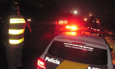 Carros batem no Contorno: dois feridos