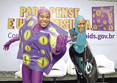 CARNAVAL: Não importa o lugar. Use camisinha!