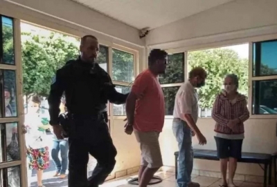 Mãe, avós e tia de criança queimada em ritual são presos pela Polícia Civil