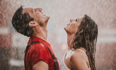 Apaixonado pela profissão, bombeiro faz ensaio de casamento temático no quartel