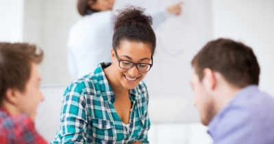 Bolsistas no exterior não têm mais obrigação de voltar ao Brasil 