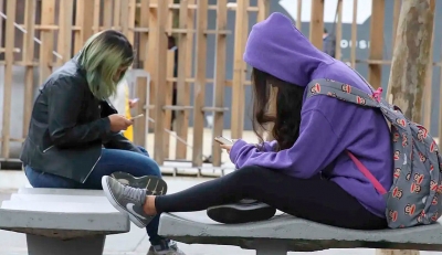 Prefeitura proibir uso de celulares em sala de aula e no recreio