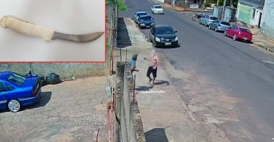 Vídeo flagra homens brigando na rua. Um é esfaqueado e fica em estado grave