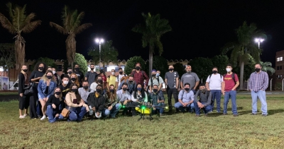 Acadêmicos de Engenharia Agronômica da Unimar participam de aula com drones pulverizadores
